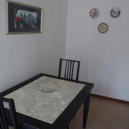 Monolocale Porta Romana E Ben Collegato Apartman